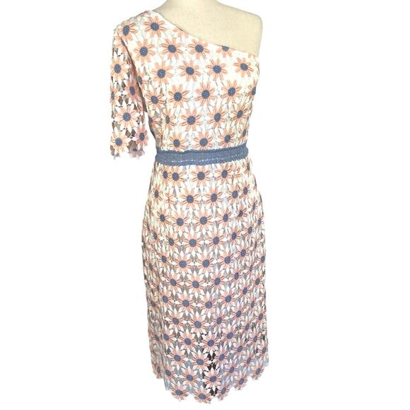 Chi Chi London Winona One Shoulder Crochet Floral Lace Dress White Size 12 NWT - Picture 12 of 15
